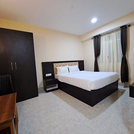 Snow White Retreat Hotel And Restaurant Ґанґток Екстер'єр фото