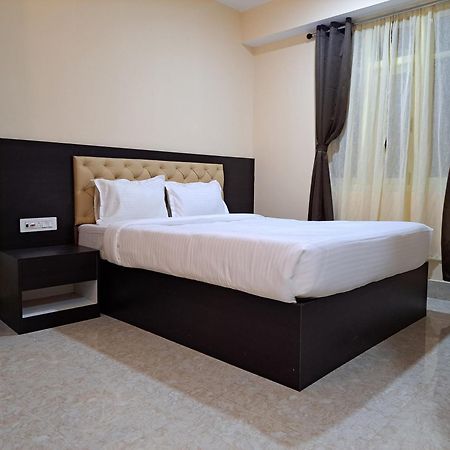 Snow White Retreat Hotel And Restaurant Ґанґток Екстер'єр фото