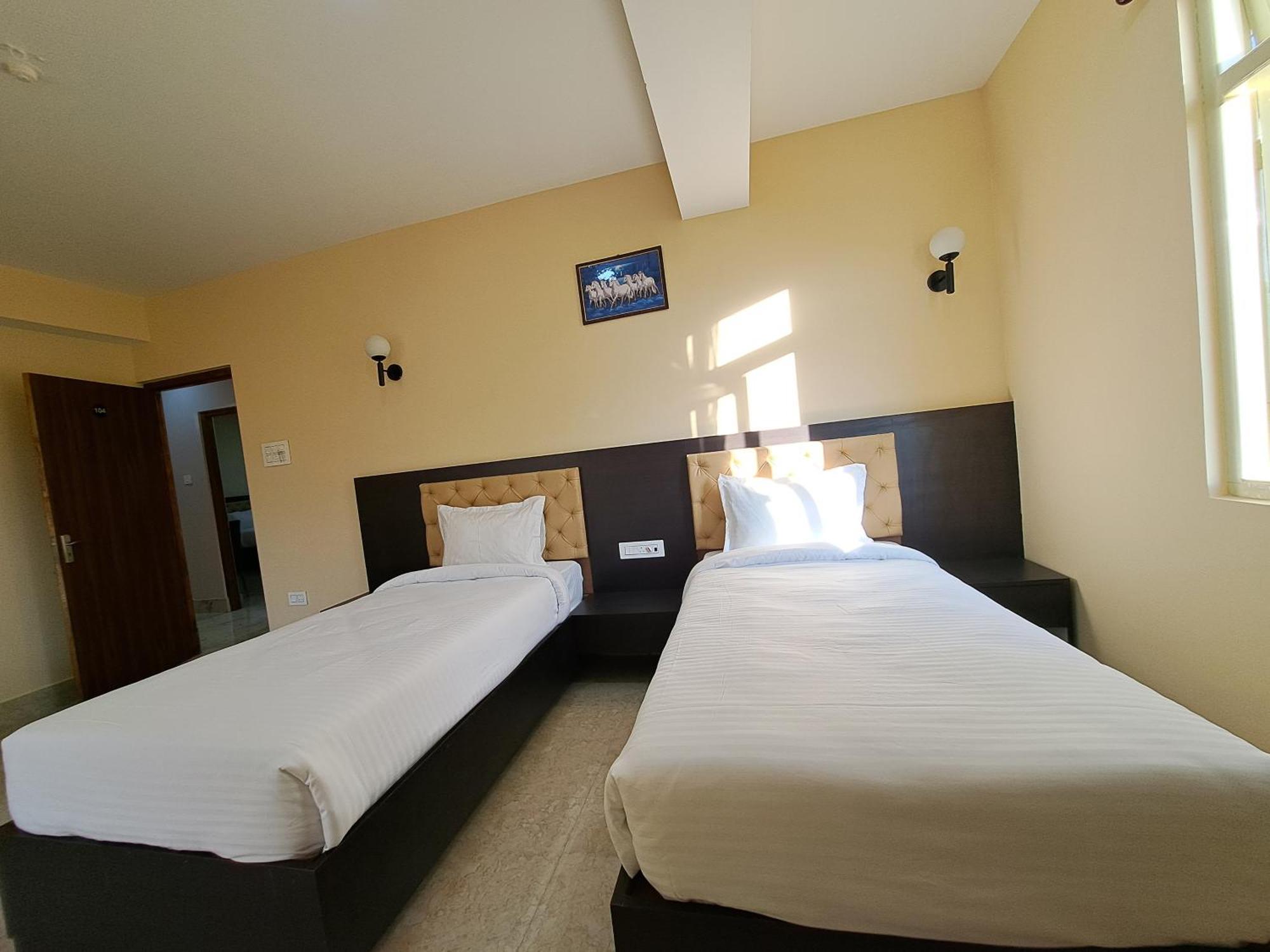 Snow White Retreat Hotel And Restaurant Ґанґток Екстер'єр фото