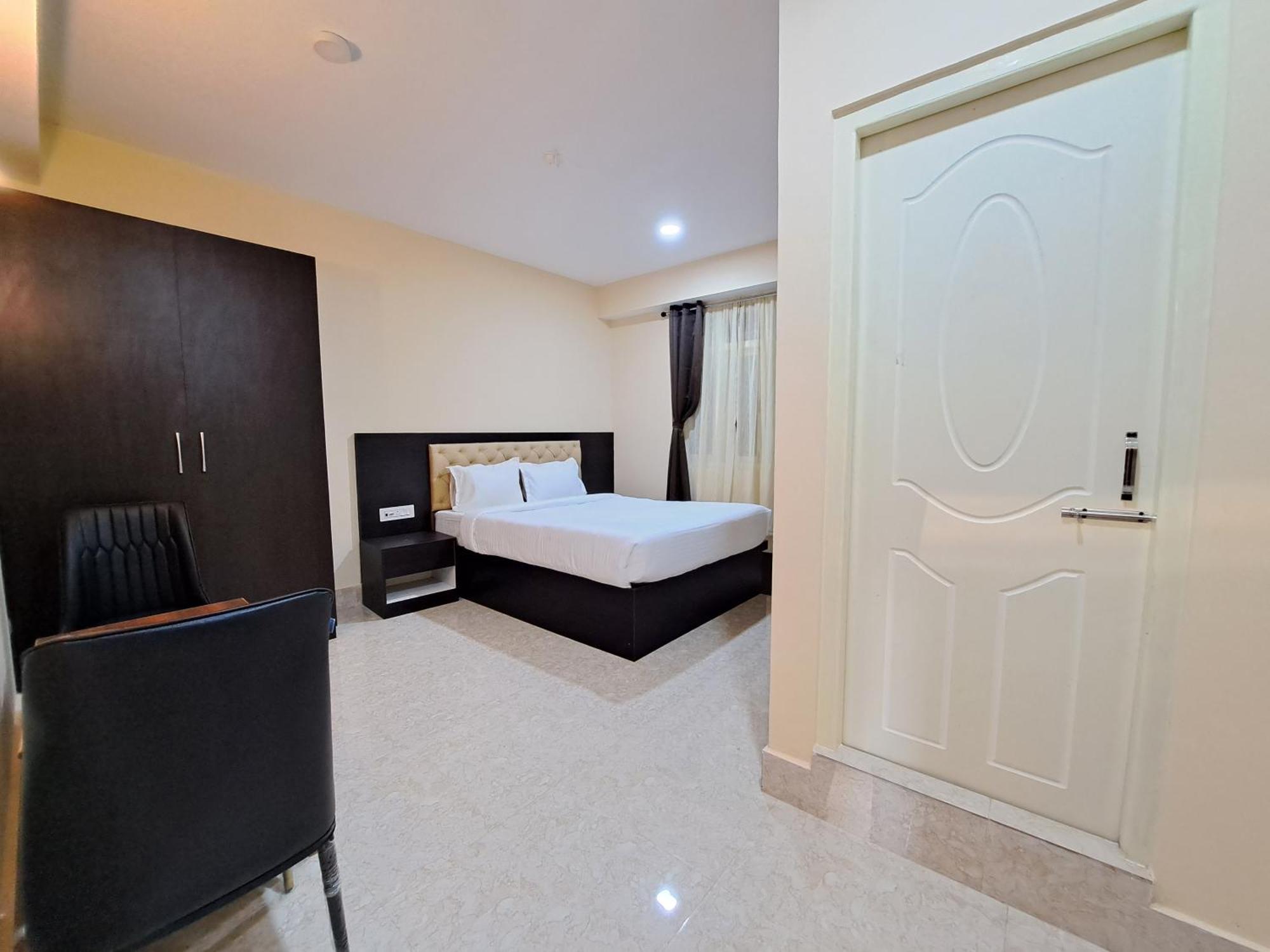 Snow White Retreat Hotel And Restaurant Ґанґток Екстер'єр фото