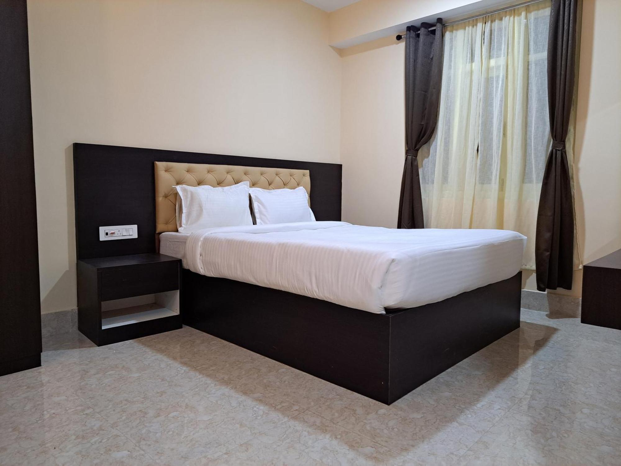 Snow White Retreat Hotel And Restaurant Ґанґток Екстер'єр фото